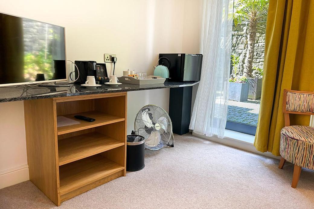 Beachcliff Rooms & Apartments Кардифф Экстерьер фото